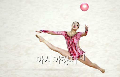 [포토]손연재, '금메달을 향해 날다!'