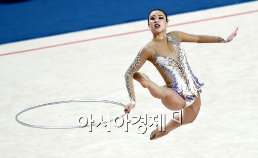 [포토]손연재, '정상을 향한 힘찬 점프'