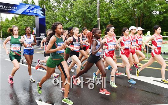 [광주U대회]여자마라톤 힘찬 출발