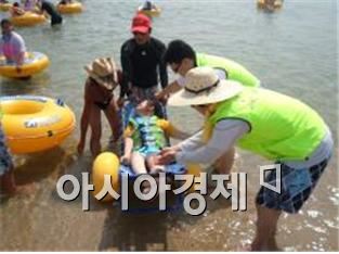 서울 거주 장애인 가족 '무료 해변 캠프' 한달간 운영