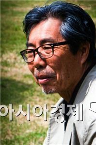 <문순태 작가>