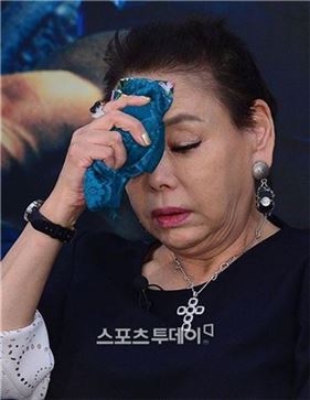 '나를 돌아봐' 김수미, 방송 활동 전면 중단 "도저히 얼굴 들고…"
