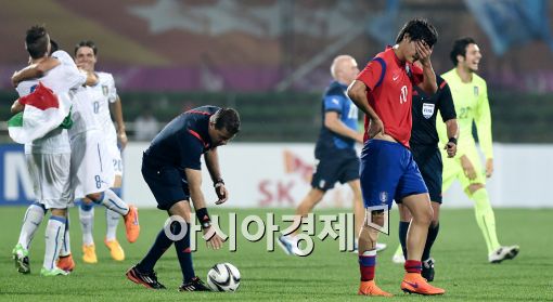[포토]아쉬워하는 김건희