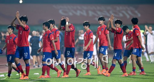 [포토]축구대표팀, '아쉬운 은메달'
