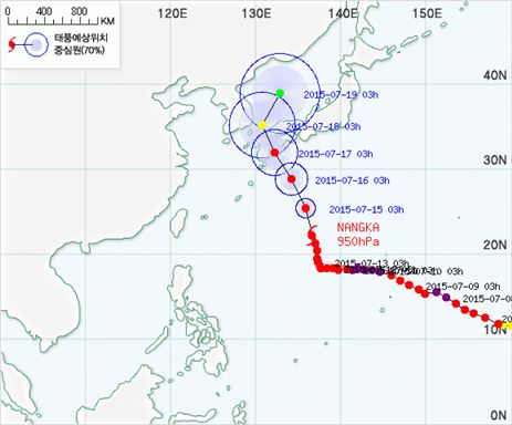 태풍 11호 '낭카' 북상…'강한 위력' 한반도 영향은?