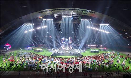 [포토]광주U대회 화려한 폐막 공연 