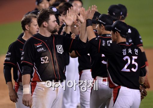 [포토]kt, 두산전 7연패 끝에 시즌 첫 승