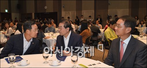 [포토]대기질개선포럼 참석한 박원순 시장