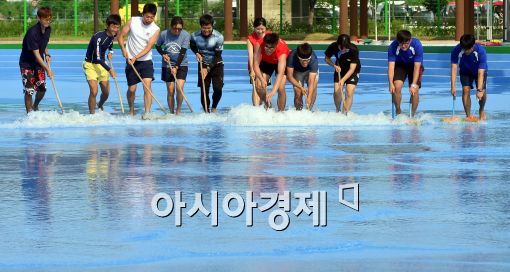 [포토]한강 야외 수영장 개장을 앞두고