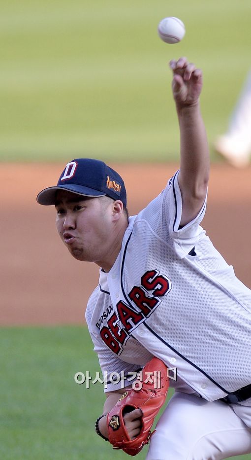 [포토]역투하는 두산 선발 유희관
