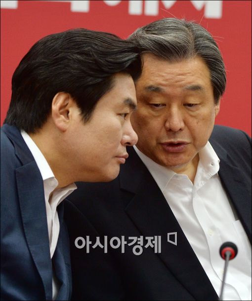 [포토]머리 맞댄 김무성·원유철