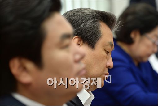 [포토]굳게 입다문 김무성·원유철