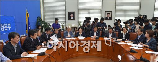 [포토]이종걸 "국정원의 대국민 사찰 진상 밝힐것"