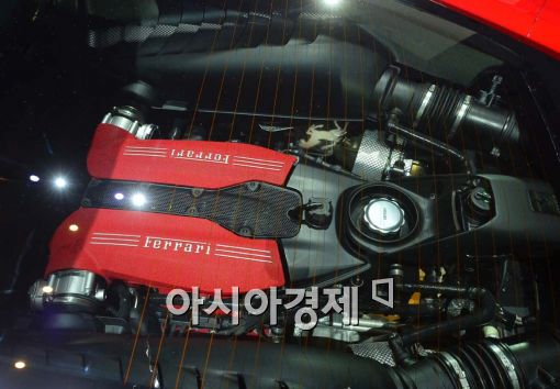 [포토]페라리의 새로운 3,902cc V8 터보 엔진 
