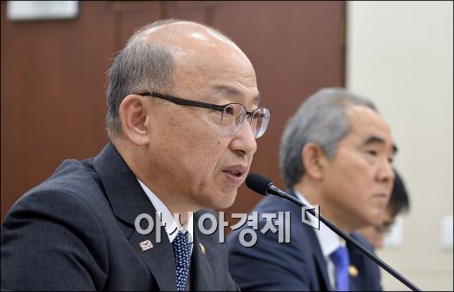 [포토]답변하는 문형표 장관