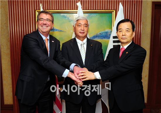 한일 국방정보본부장 회담… 한일 군사회담 물꼬