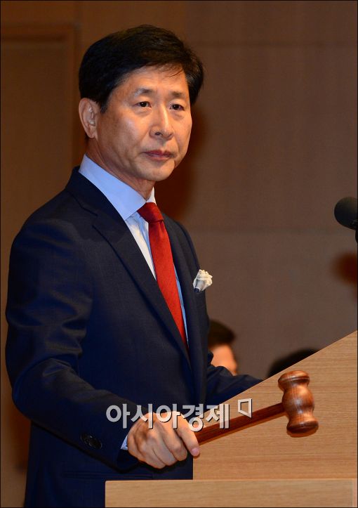 [포토]삼성물산과 합병안 통과 시키는 윤주화 제일모직 사장