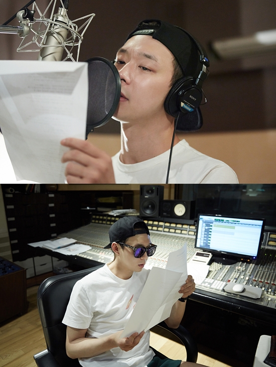 박유천, 녹음실서 포착…꾸미지 않은 모습에도 '심쿵' 미모