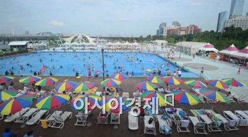 [포토]태풍이 오기 전에 즐기자 