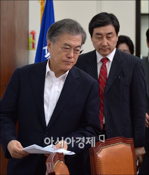 [포토]회의 참석하는 문재인·이종걸