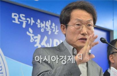한국사교과서 국정화 확정…조희연 "확정고시 즉각 철회하라"