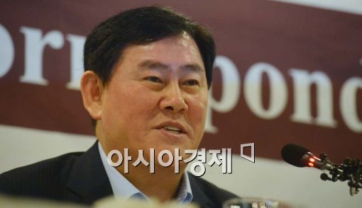 [포토]최경환 "삼성물산 합병, 주주이익 보호강화 상기시켜"