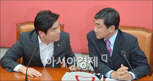 [포토]이야기하는 원유철·이종걸