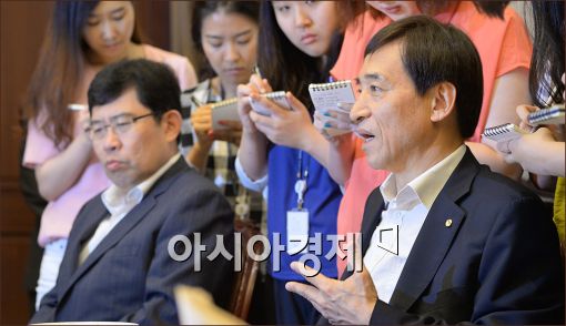 [포토]이주열 "여름휴가는 국내에서"