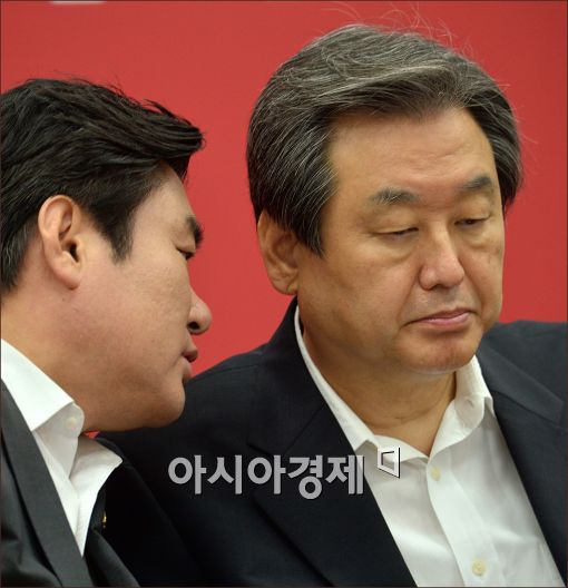 [포토]귓속말 나누는 김무성·원유철