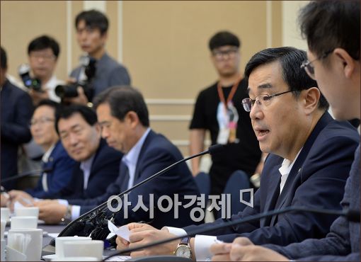 [포토]당정협의 참석한 김정훈 정책위의장