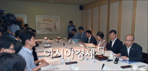 [포토]중앙생활위원회 참석한 문형표 장관