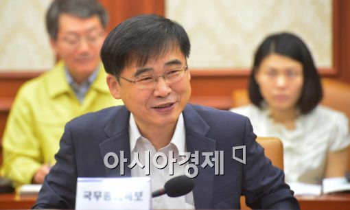 [포토]밝은 표정의 김우주 메르스 민관합동대책본부 공동위원장 