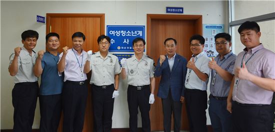 전남 화순경찰서(서장 정경채)가 여성청소년 수사팀을 구성하고 지난 24일 발대식을 가졌다.