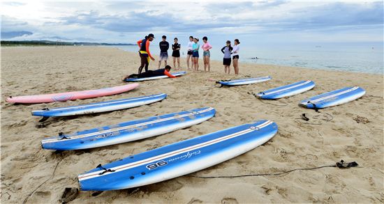 [여행만리]낯선 설레임…그 첫 물살을 가르다