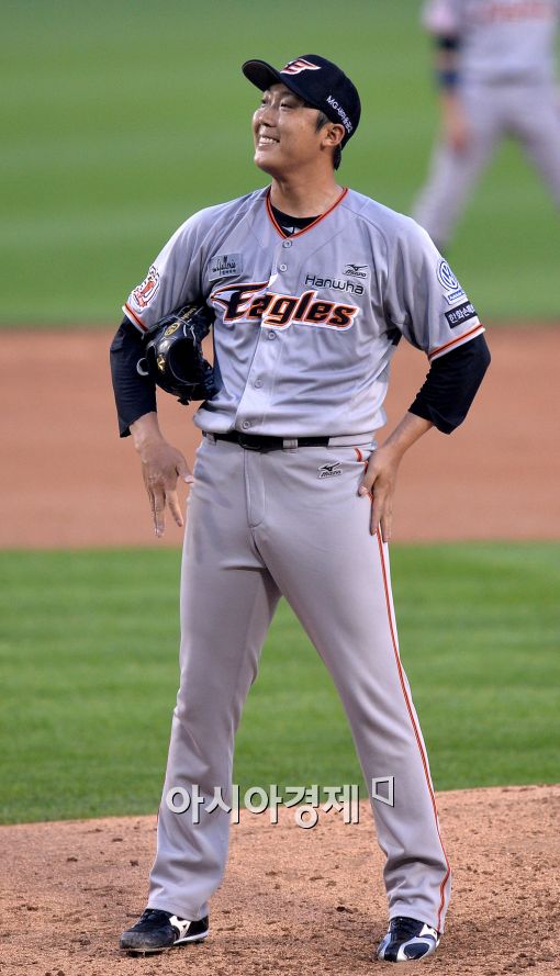 [포토]배영수, '사구를 맞히다니..'