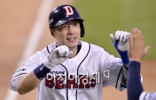 [포토]김재호, '백투백 홈런으로 단번에 역전!'