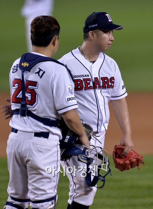 [포토]유희관, '7.2이닝 1실점 호투! 난 여기까지!'