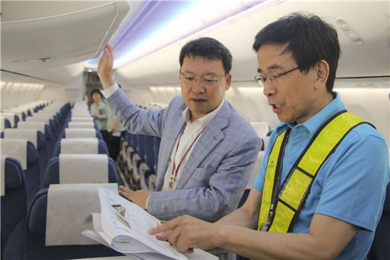 [포토] 마원 진에어 대표 신형 인테리어 737-800 점검