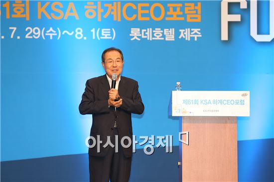 윤동한 한국콜마 회장 "기업의 목적은 일자리 창출"