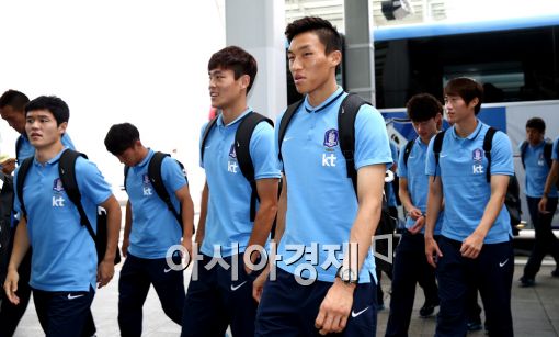 [포토]중국 출국길 오른 축구대표팀