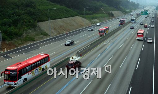 [포토]경부고속도로 판교~양재 10차로 확장 개통