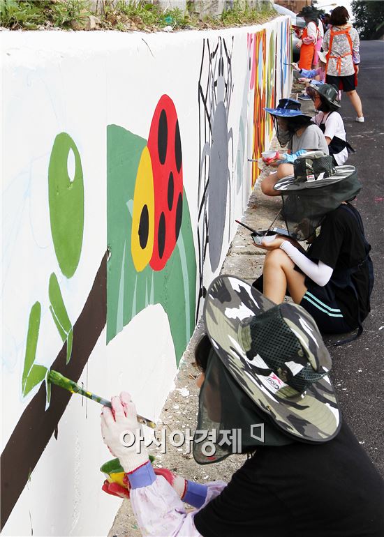 함평군, 농촌재능나눔 ‘벽화그리기’봉사로 마을 활력 제공