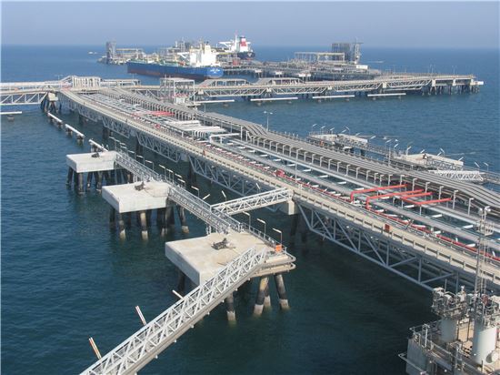 현대건설이 2004년 7월 준공한 쿠웨이트 석유 출하설비 설치공사.
