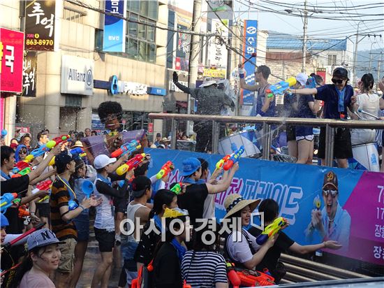 장흥물축제, "살수대첩 물싸움 퍼레이드" 대박