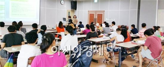 곡성군(군수 유근기)은 지난달 31일 보건의료원에서 영양플러스사업 신규 대상자를 대상으로 2015년도 하반기 사업 설명회를 가졌다.