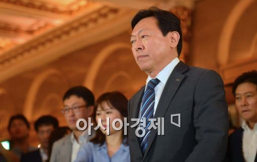 신격호-신동빈 회동 5분만에 끝났는데…롯데그룹 "화해했다"?(상보)