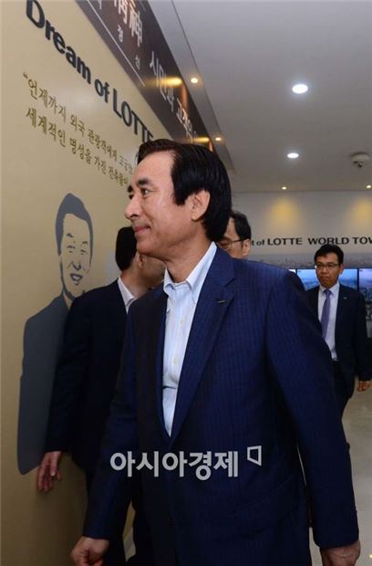 [위기의 롯데]롯데물산 대표 공백 한달…'비상경영' 속 막바지 공사 한창