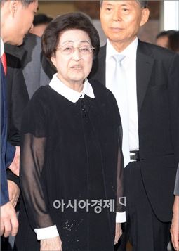 김홍걸 "어머니 이희호 여사 安지지 발언 사실아냐"