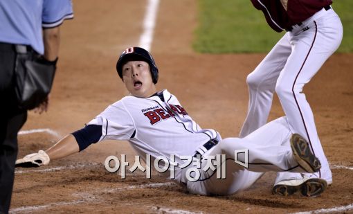 [포토]박건우, '세이프 맞죠?'