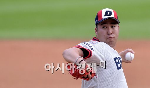 [포토]두산 선발 유희관의 역투